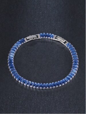 Pulsera con cubos brillantes azules