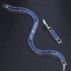 Pulsera con cubos brillantes azules