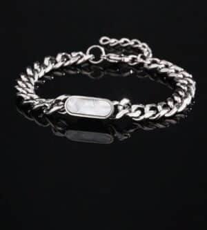 Pulsera con decoración oval acrilico blanco