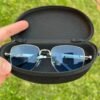 Lentes de sol de metal cuadradas gris con azul con estuche