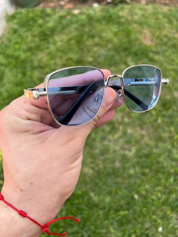 Lentes de sol de metal cuadradas gris con azul con estuche