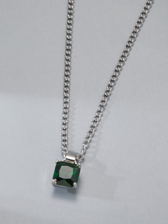 Collar de cobre con dije cubo verde